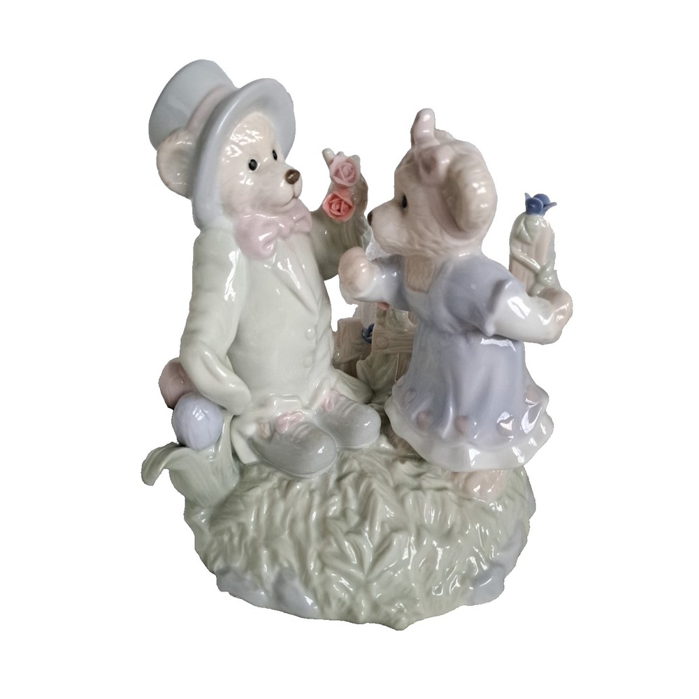 Gift Gallery Bear Couple Music Box Figurine Collectable Porcelain 6.5" Tall